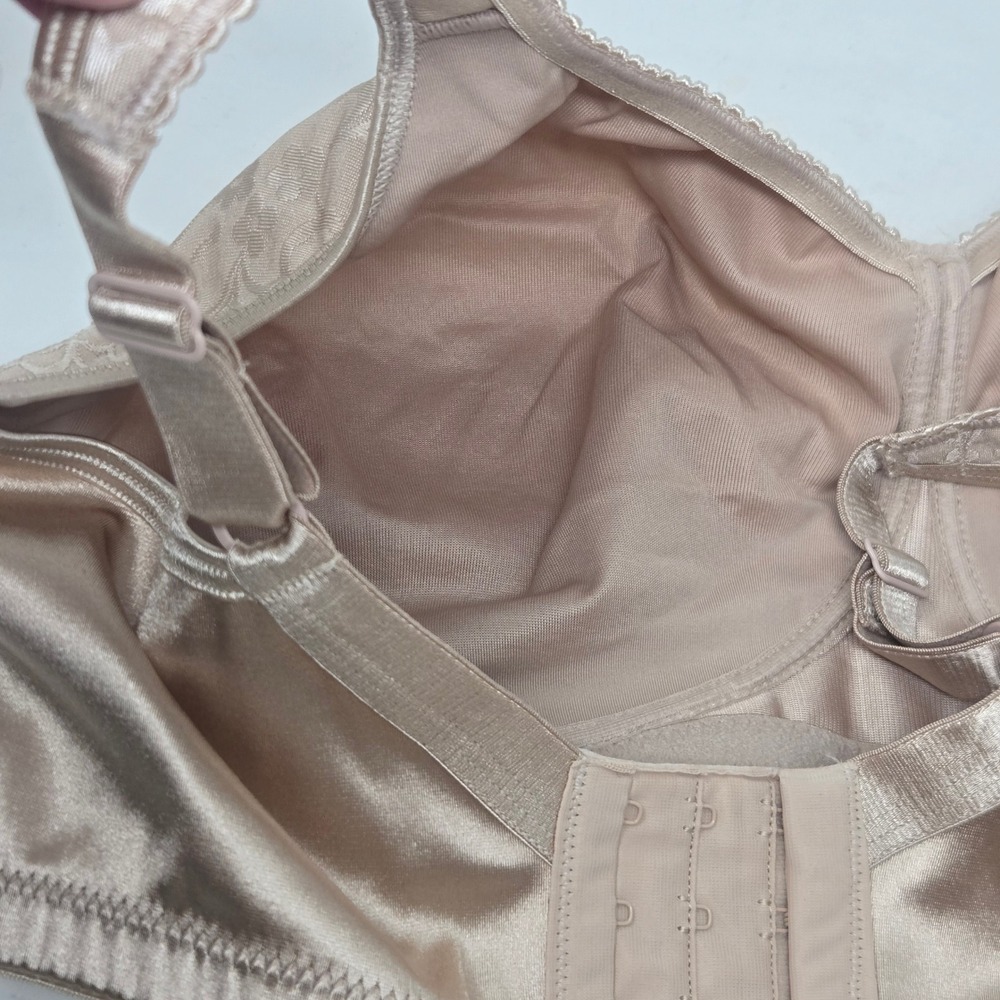 Playtex 18 Hour Ultimate Lift Support Wireless Bra 4745 Sand Shell‎ 38DDD - Picture 5 of 6